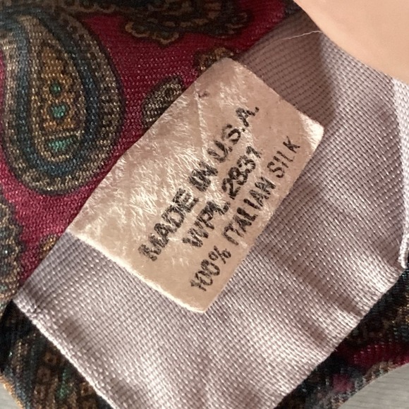 Made In USA Classy Neck‎ Tie Business Law 90s 100% Italian Silk Red - Picture 2 of 5